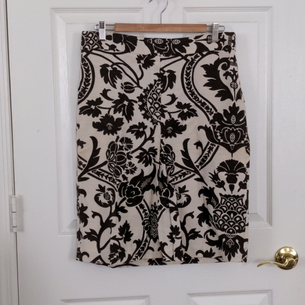 Pencil skirt